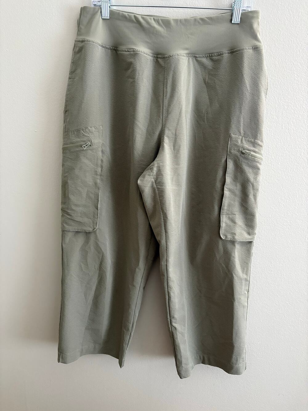 Sage Collective Cargo Capri Pants Gray Sage Green Textured Crop Women's Size L